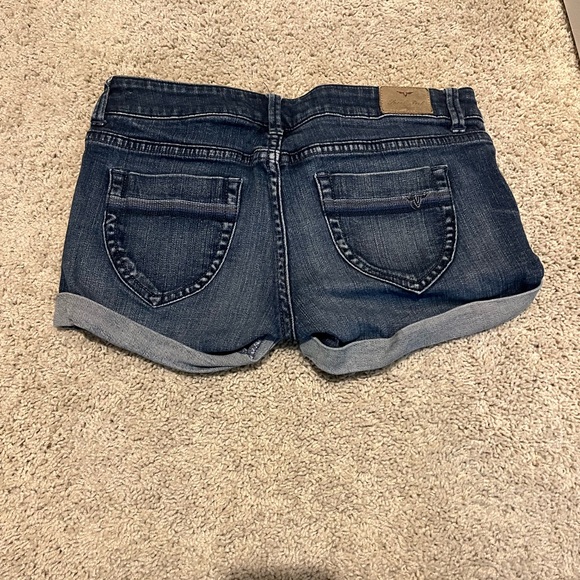 Sneak Peek jean shorts size Medium, fits like a small. Comfy and easy to wear. - Picture 5 of 5